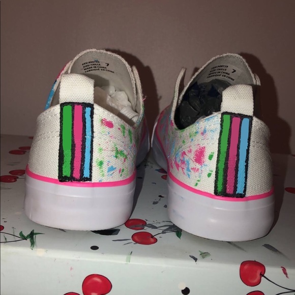 Hand painted “PowerPuff Girls” Shoes - Picture 3 of 3